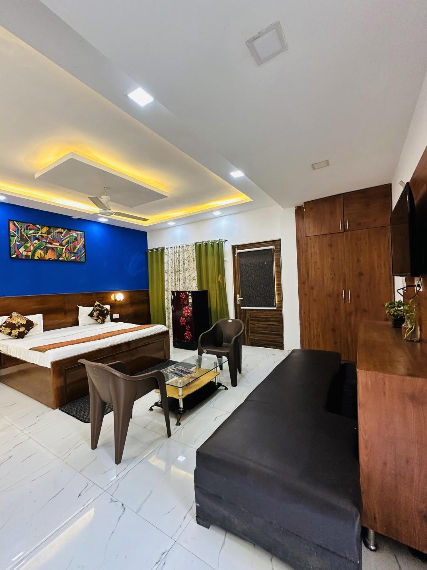 Golden Bed And Breakfast- High Quality Rooms In South Ex-1 D Block New Delhi Exteriör bild