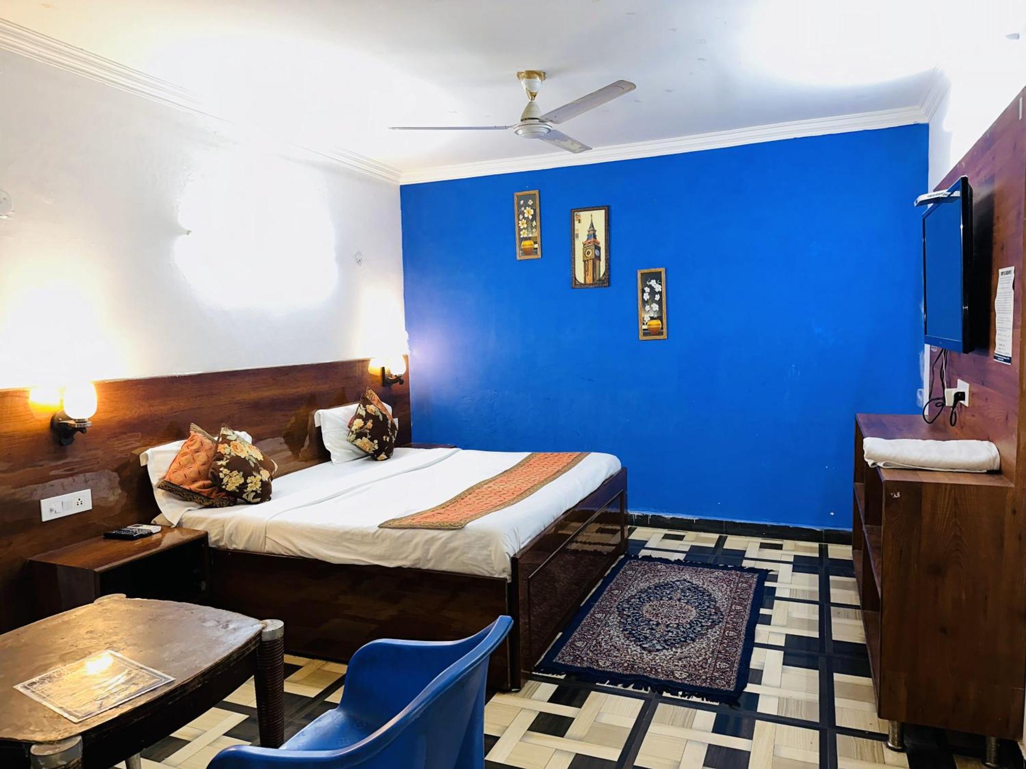 Golden Bed And Breakfast- High Quality Rooms In South Ex-1 D Block New Delhi Exteriör bild